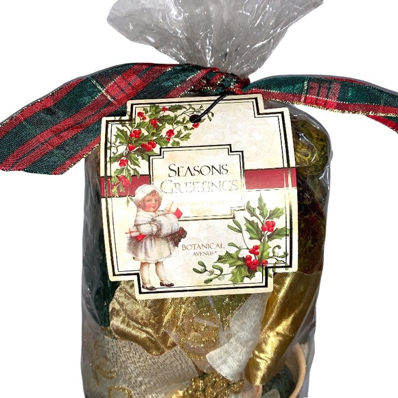 Winter Christmas Holiday Festive Botanical Home Decorations Seasonal Decor Scent - Picture 3 of 7